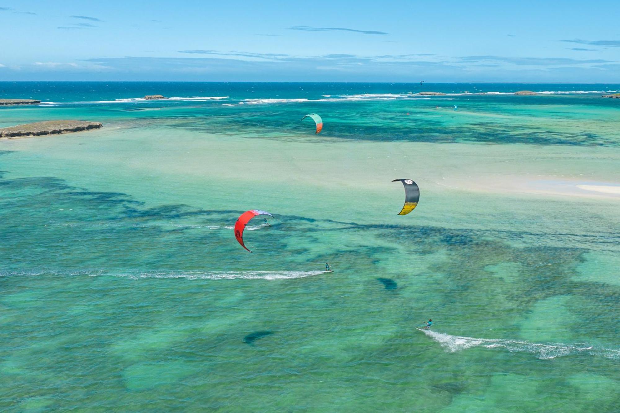 Ocean Lodge Kite & Windsurf Antsiranana Exterior foto